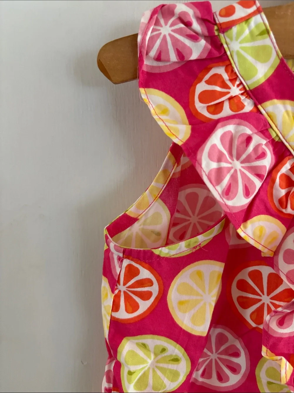 Gymboree hot pink sleeveless button down shirt fruit slice print Size 6